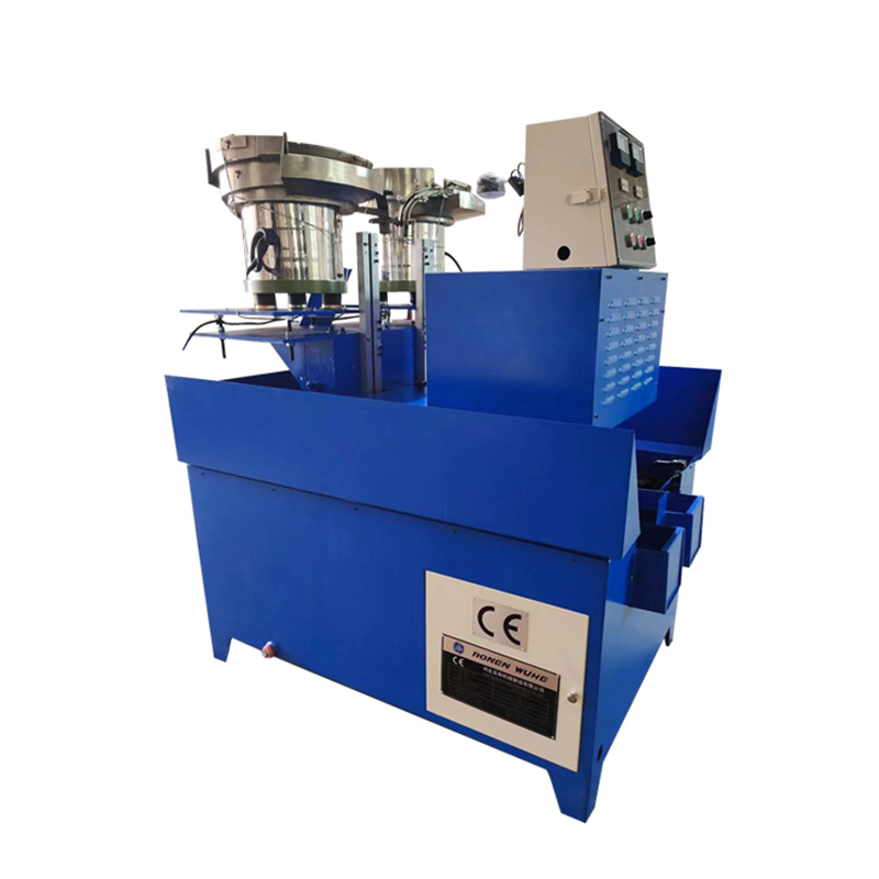 Kvadratinių šešiakampių veržlių sriegimo mašina